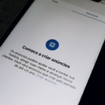 white ipad on black textile — Foto por Nathana Rebouças na Unsplash