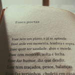 Esses Poetas book content — Foto por mauRÍCIO SANTOS na Unsplash